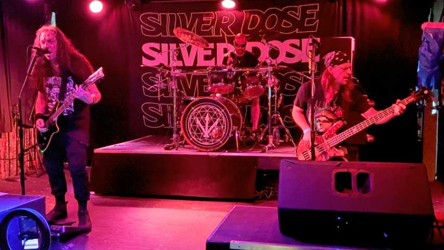 Silver Dose live