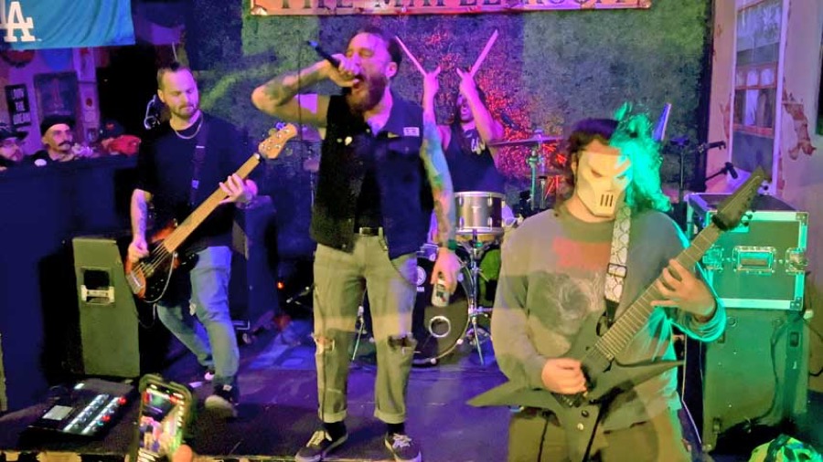 610 Split live
