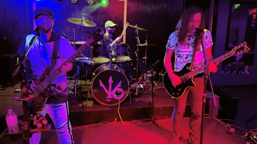Silver Dose live
