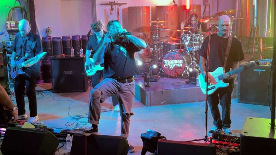 Daemon Grimm live